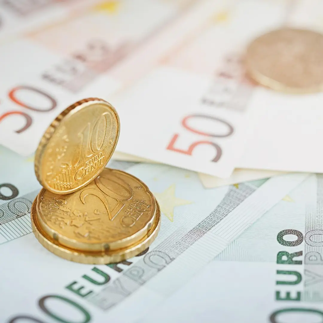 Atividade empresarial da zona do euro expande no ritmo mais rápido em 30 meses em novembro, mostra PMI  